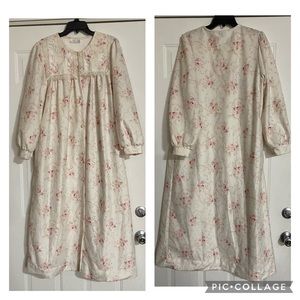 Komar vintage nightgown is a size medium.
